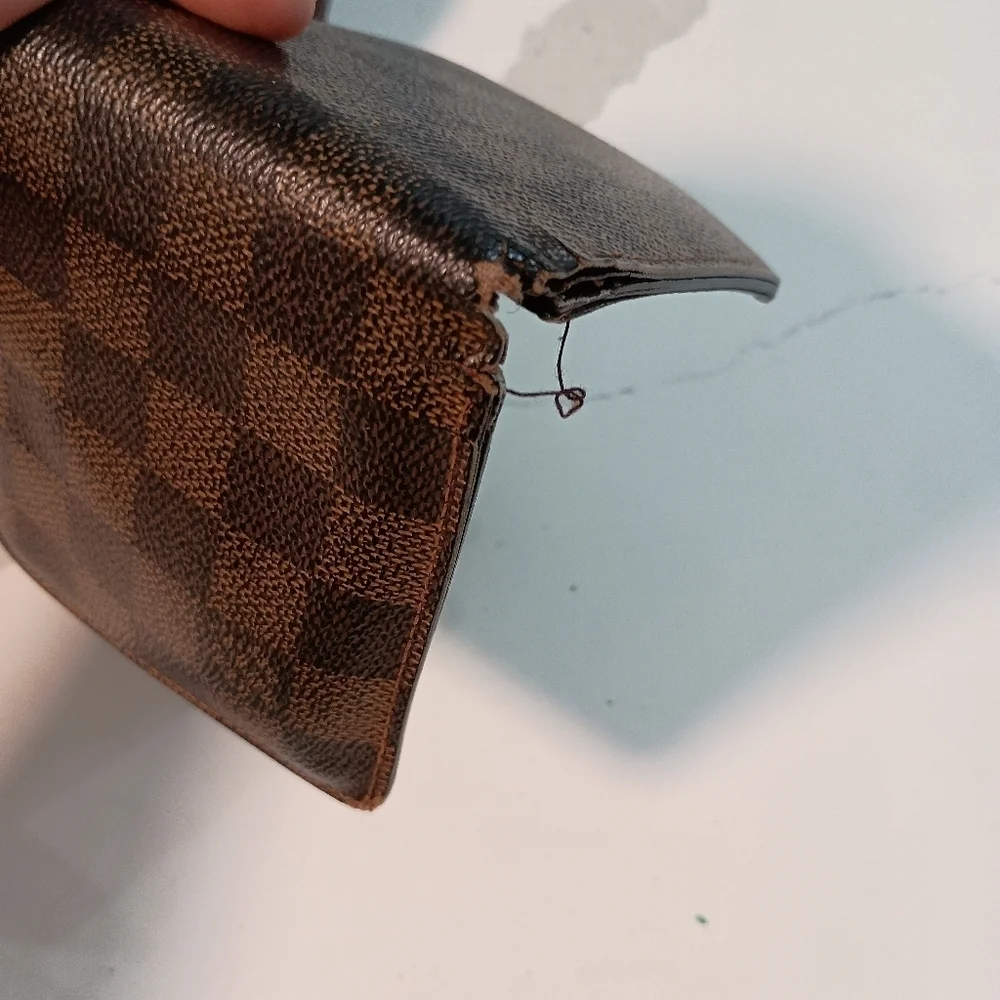 Authentic Louis Vuitton Damier folding wallet coin case vintage